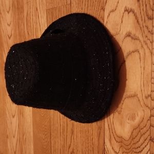 Nwt. Women's white house black market hat. Black and sparkly.